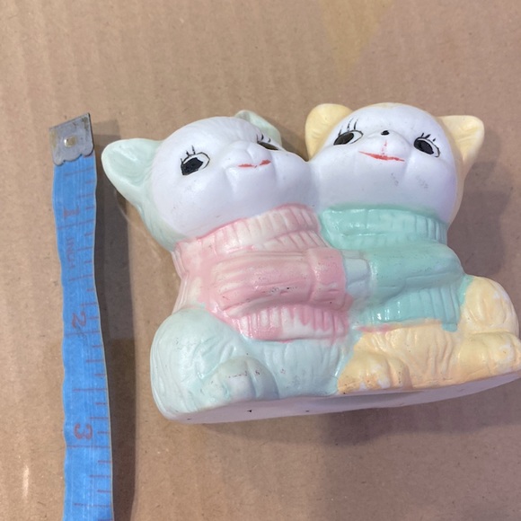 Vintage Ceramic Hugging Two Adorable Kittens Figures Cats Hand Painted !! - Picture 7 of 8